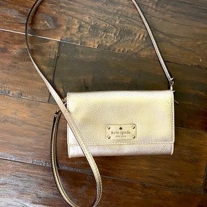 Hold Kate spade cross body bag